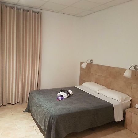 Hostal Martinval Barcelona Exterior foto
