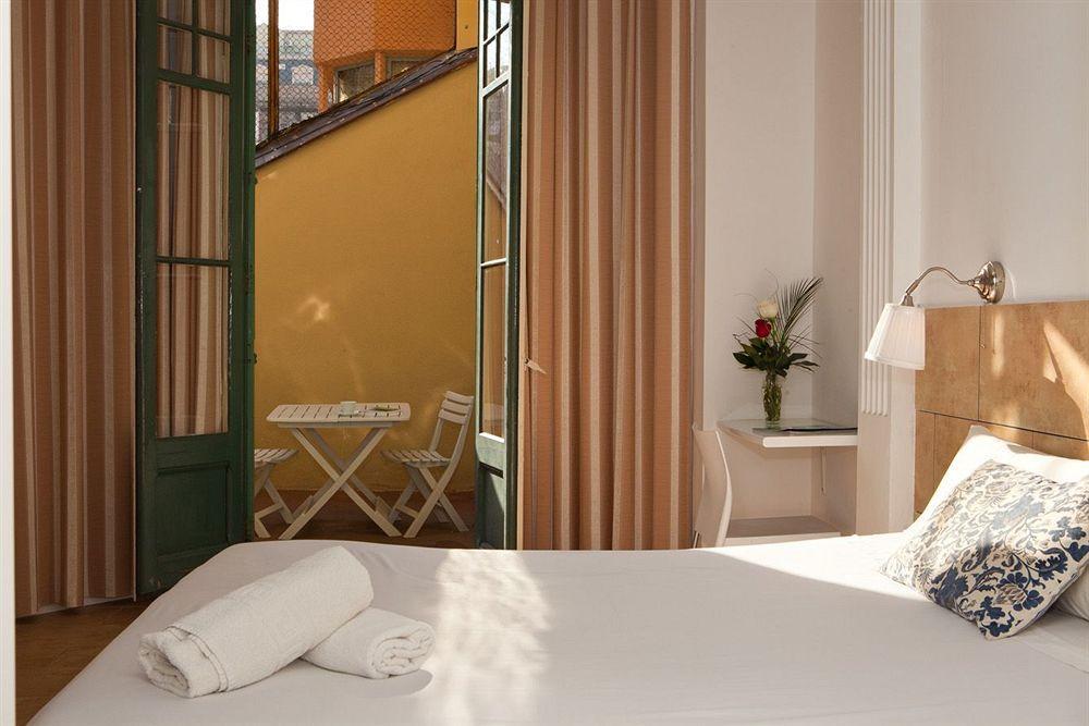 Hostal Martinval Barcelona Exterior foto