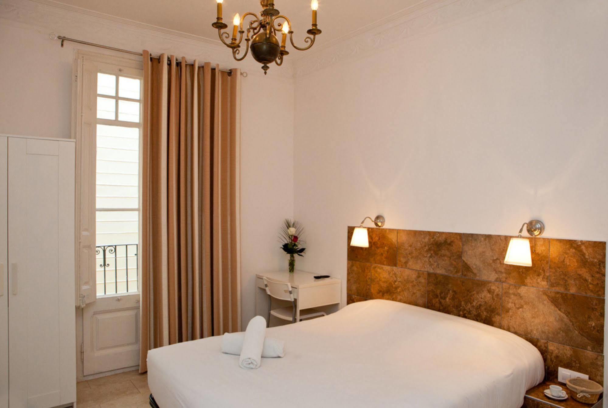 Hostal Martinval Barcelona Exterior foto