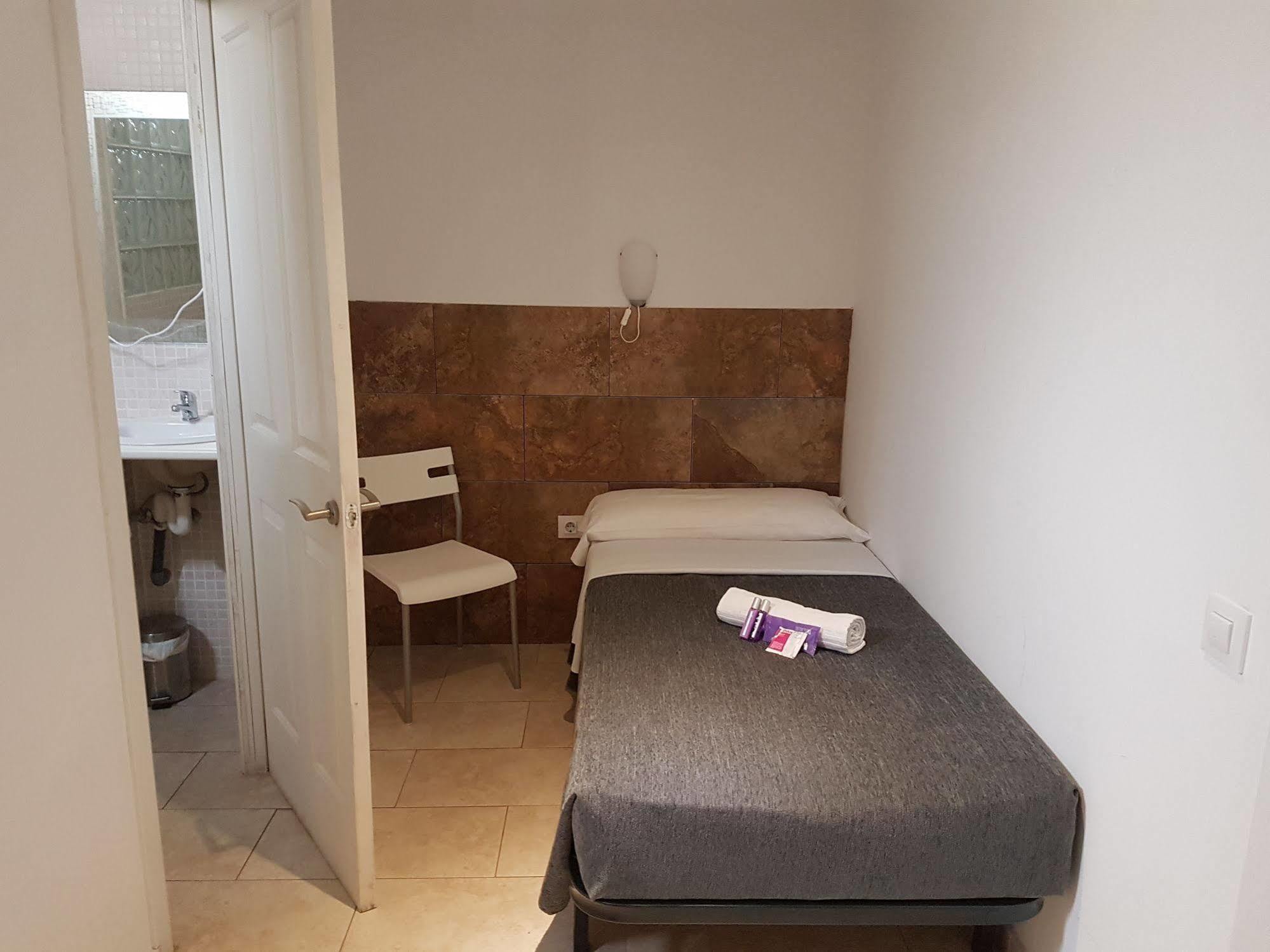 Hostal Martinval Barcelona Exterior foto