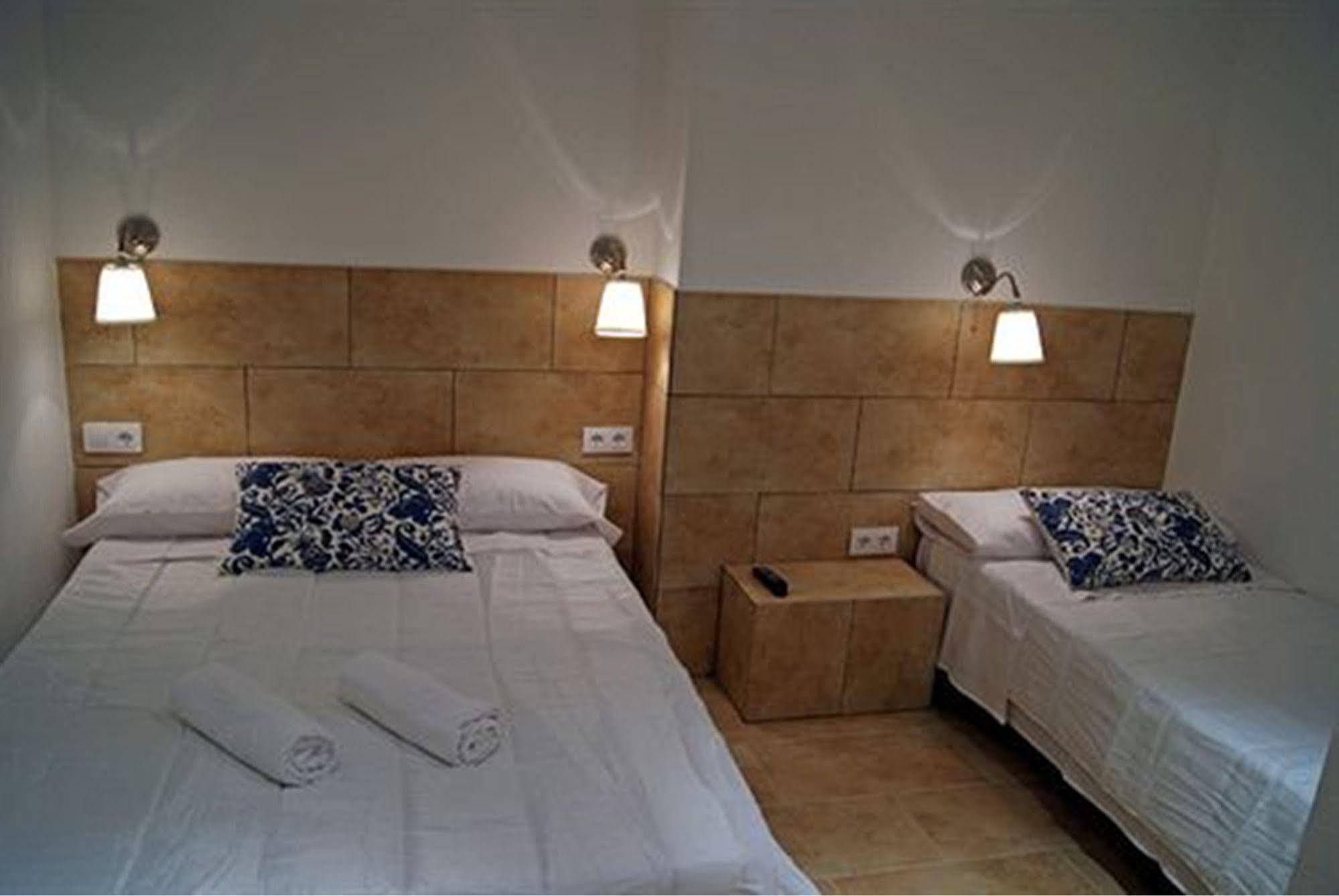 Hostal Martinval Barcelona Exterior foto