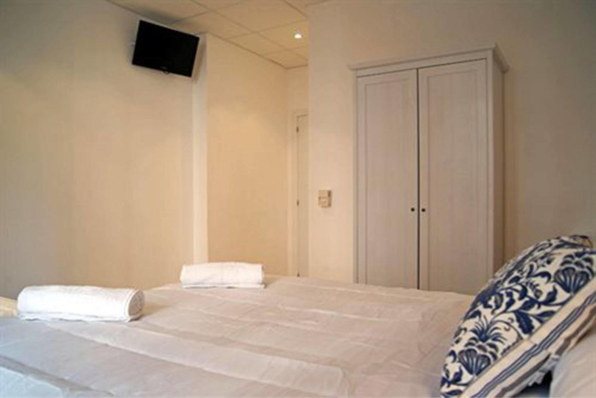 Hostal Martinval Barcelona Exterior foto
