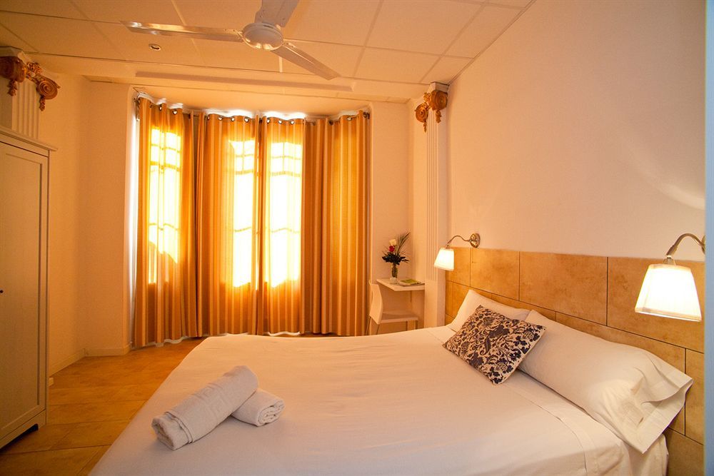 Hostal Martinval Barcelona Exterior foto